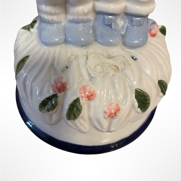 Charming Ceramic music box with Blue Accents - Picture 2 of 2